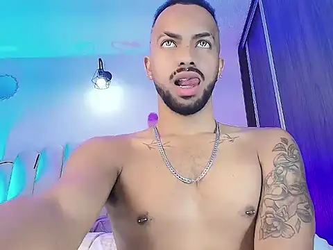 KMichelle1 online show from 11-17-25, 02:06