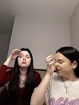 Snapshot of dawnbeforesunset chatting on 11-15-25, 12:45 dawnbeforesunset online show from 11-15-25, 12:45