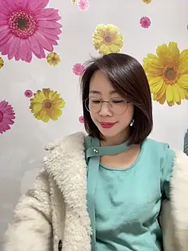 xiaoling2358 online show from 12-15-25, 07:23