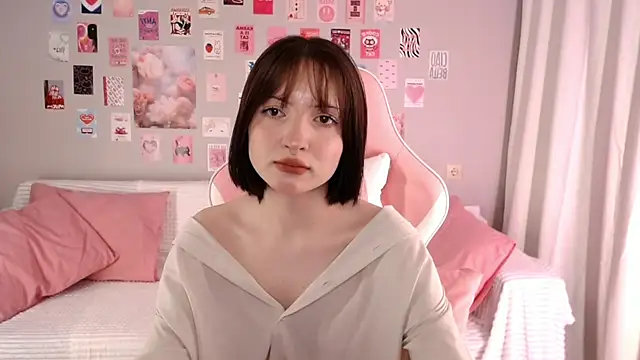 Lexi Bottom online show from 12-14-25, 01:55