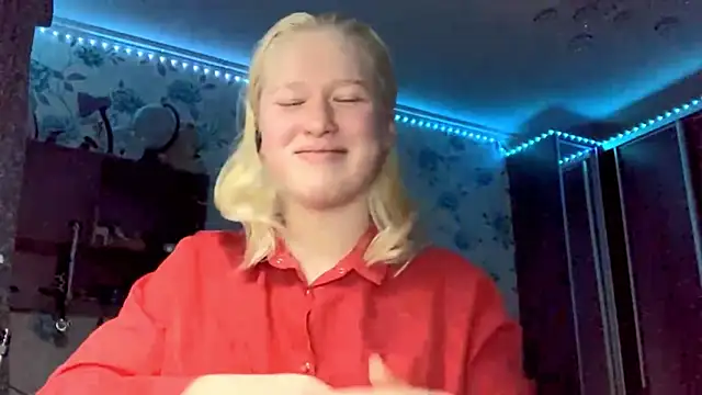 Snapshot of ArissuCuteey chatting on 11-17-25, 03:40 ArissuCuteey online show from 11-17-25, 03:40