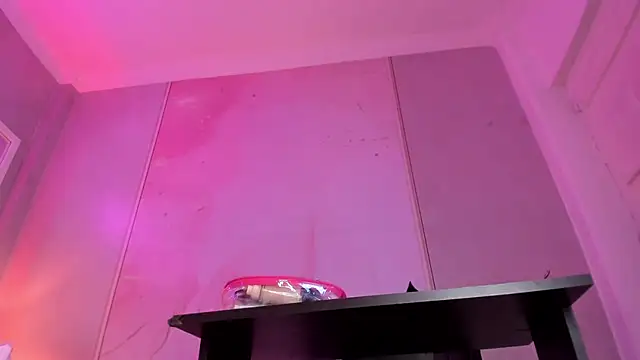 Kendall curves online show from 04-11-26, 03:22