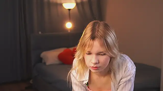 PhillisEsplin online show from 11-28-25, 07:38