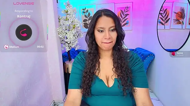 Snapshot of Lili_rousx chatting on 11-26-25, 03:18 Lili rousx online show from 11-26-25, 03:18