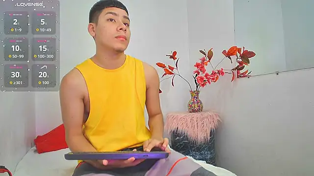Lucastorrez01 online show from 11-25-25, 02:22