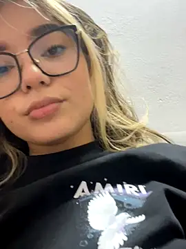 Snapshot of Xxx_Amy chatting on 11-30-25, 01:09 Xxx Amy online show from 11-30-25, 01:09