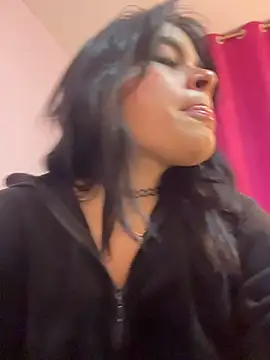 Sophie wyld online show from 11-20-25, 11:37