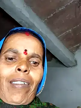 Snapshot of Rxpriya chatting on 11-18-25, 01:37 Rxpriya online show from 11-18-25, 01:37