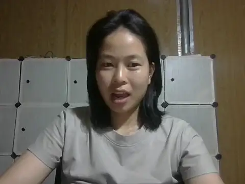 Snapshot of Cat-meow chatting on 06-29-26, 04:18 Cat-meow online show from 06-29-26, 04:18