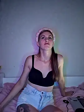 carolinakis  online show from 11-21-25, 08:40