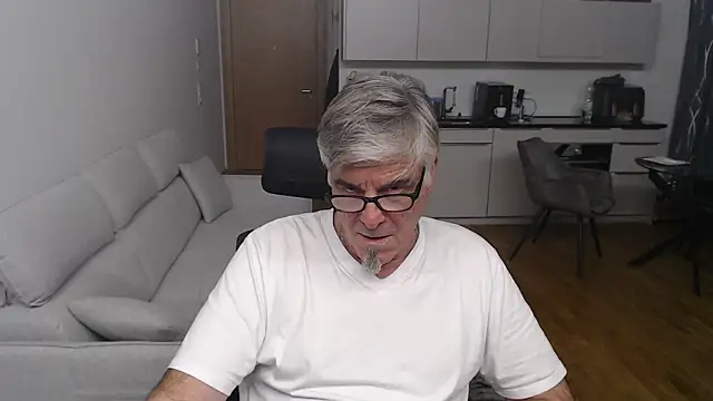 Buidapest online show from 04-01-26, 09:01