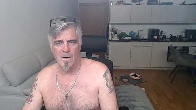 Buidapest online show from 04-04-26, 01:41