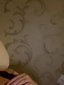 Snapshot of parla98 chatting on 11-16-25, 08:03 parla98 online show from 11-16-25, 08:03