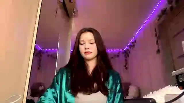 Snapshot of CutieSlim chatting on 11-17-25, 06:08 CutieSlim online show from 11-17-25, 06:08