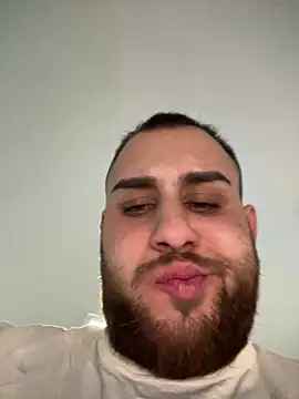 Snapshot of Andreiandu23 chatting on 02-11-26, 07:52 Andreiandu23 online show from 02-11-26, 07:52