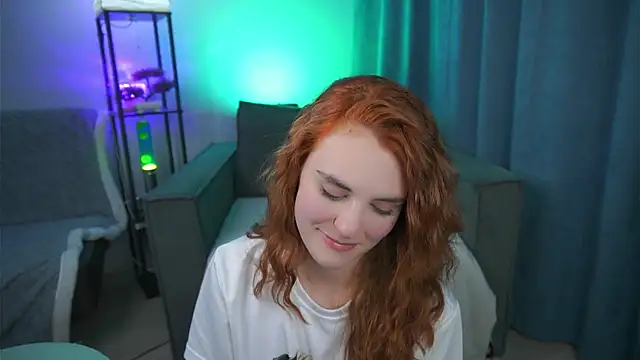 foxy cute4you online show from 04-12-26, 06:35