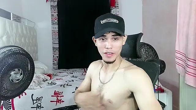 Snapshot of MischievousDuo chatting on 12-03-25, 05:59 MischievousDuo online show from 12-03-25, 05:59