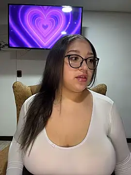 Snapshot of Whitneyy chatting on 11-17-25, 03:34 Whitneyy online show from 11-17-25, 03:34