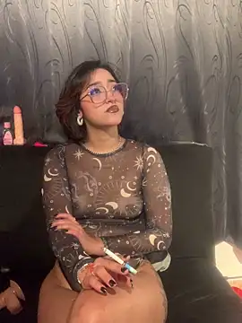 Snapshot of LilithMonette chatting on 02-20-26, 01:24 LilithMonette online show from 02-20-26, 01:24