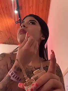 Dannii- online show from 02-08-26, 08:34