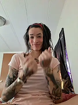 MaitressePomme3 online show from 11-19-25, 02:17