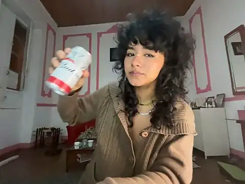 Snapshot of justcallmemargo chatting on 03-16-26, 05:44 justcallmemargo online show from 03-16-26, 05:44