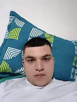 Snapshot of Thomas12sweet chatting on 11-17-25, 08:09 Thomas12sweet online show from 11-17-25, 08:09