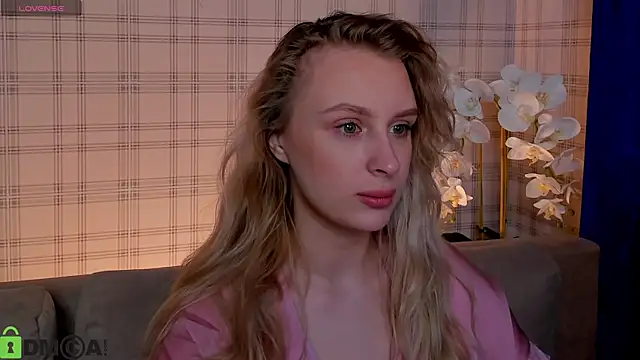 Snapshot of KiraRuiz chatting on 02-28-26, 12:44 KiraRuiz online show from 02-28-26, 12:44