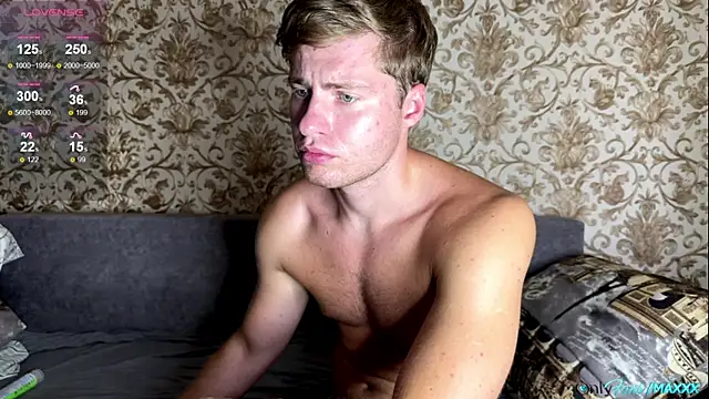 Snapshot of Maxhornyblondieman chatting on 07-10-26, 10:29 Maxhornyblondieman online show from 07-10-26, 10:29