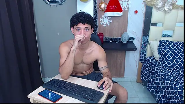 Snapshot of the_nugge chatting on 11-27-25, 07:05 the nugge online show from 11-27-25, 07:05