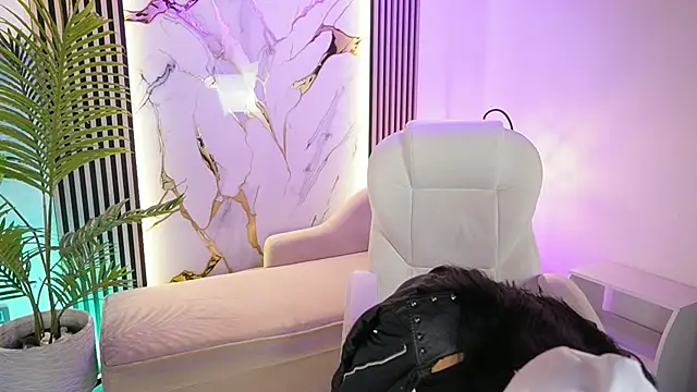 MeganLowell online show from 11-27-25, 07:05