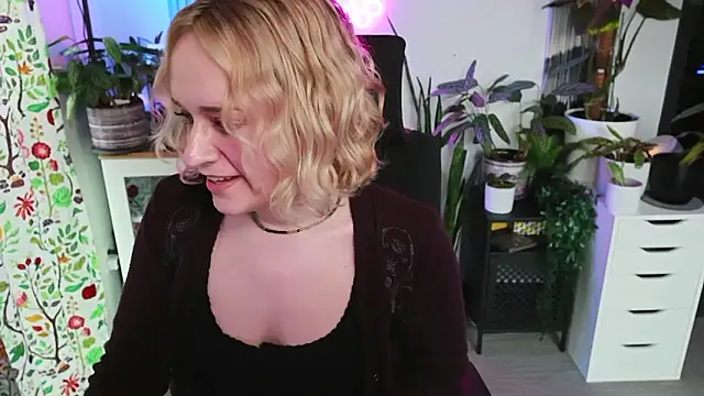 xzoeyryanx online show from 02-02-26, 06:50