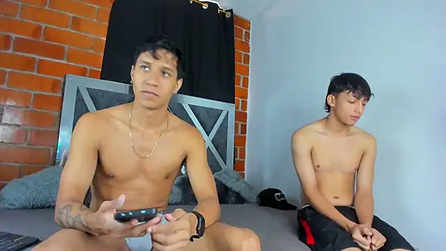 MaelSebasAndRobert1 online show from 12-20-25, 05:53