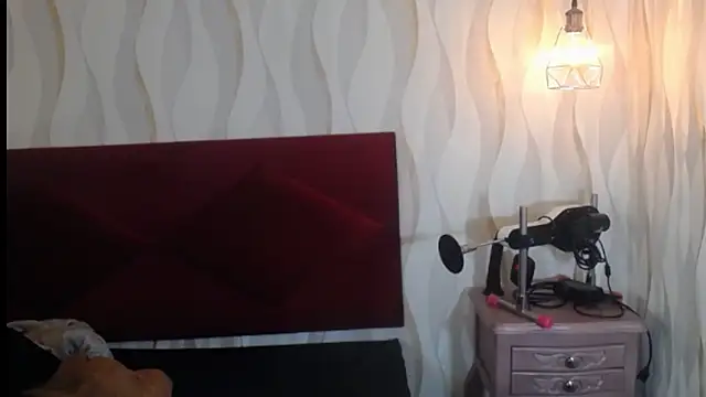 danna garza online show from 12-20-25, 05:14