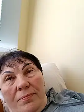 Snapshot of OliviaaSkyy chatting on 04-14-26, 11:27 OliviaaSkyy online show from 04-14-26, 11:27
