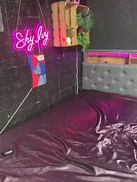 Shy-Ivy online show from 03-07-26, 10:18