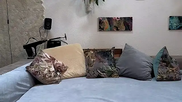 Shy-Ivy online show from 06-04-26, 10:43