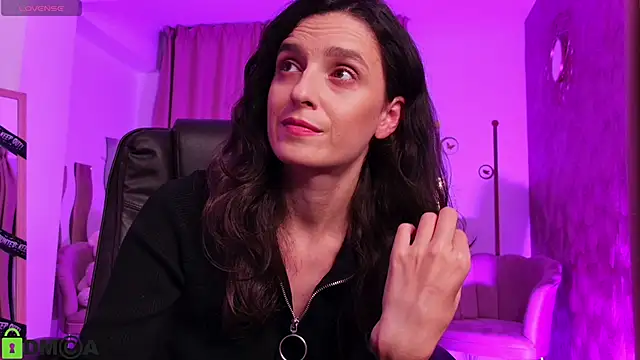 AnnaHarperX online show from 10-31-25, 05:58