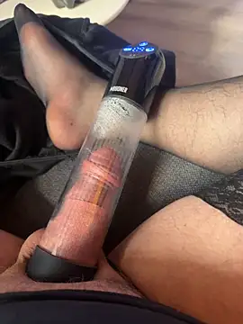 Snapshot of thePenisPumper chatting on 11-20-25, 11:21 thePenisPumper online show from 11-20-25, 11:21