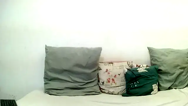 Snapshot of BrunetteNaomi8 chatting on 05-08-26, 10:31 BrunetteNaomi8 online show from 05-08-26, 10:31