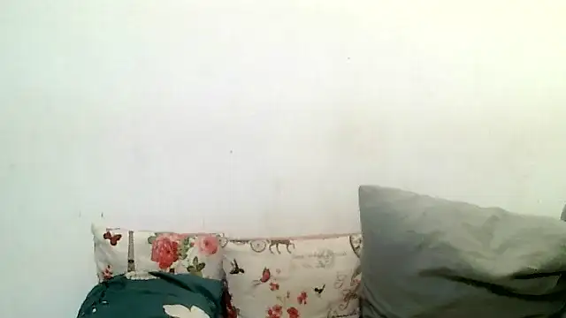 Snapshot of BrunetteNaomi8 chatting on 05-15-26, 08:21 BrunetteNaomi8 online show from 05-15-26, 08:21