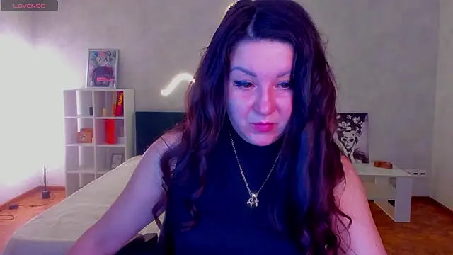 still  her online show from 11-26-25, 01:06