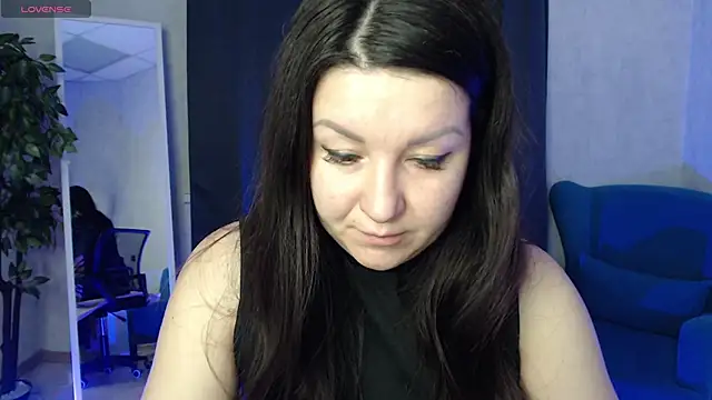 still  her online show from 12-03-25, 01:24