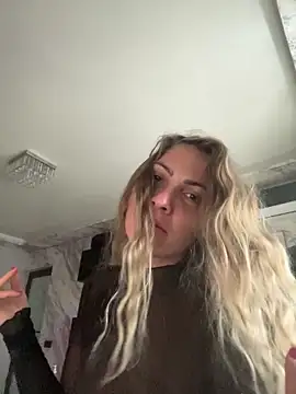 Snapshot of Goldgodess chatting on 11-26-25, 06:14 Goldgodess online show from 11-26-25, 06:14