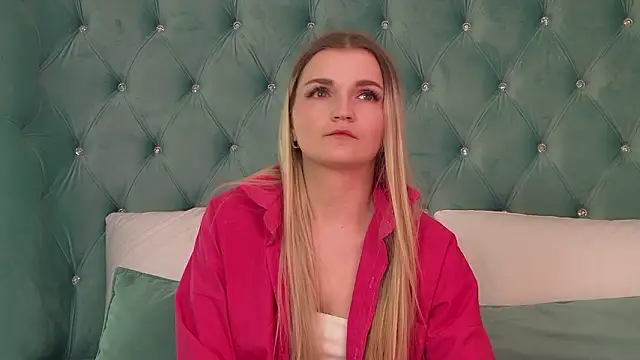 AnnyRaii online show from 02-02-26, 06:23