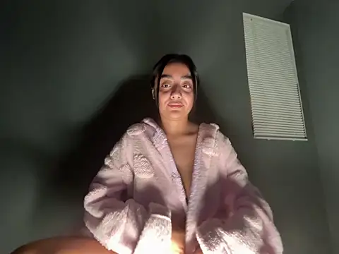 reinaass online show from 03-30-26, 08:04