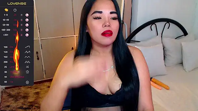 Snapshot of SquirtyLillyx chatting on 11-20-25, 02:34 SquirtyLillyx online show from 11-20-25, 02:34