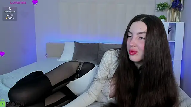 LiraRevery online show from 03-31-26, 10:43