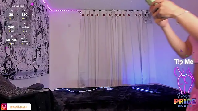 Snapshot of daniii_mua chatting on 06-11-26, 02:53 daniii mua online show from 06-11-26, 02:53