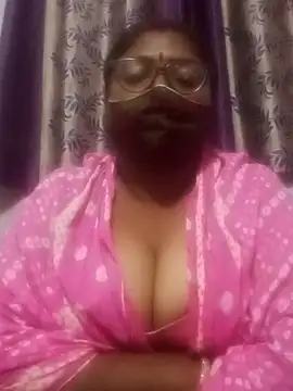 Snapshot of Simran62 chatting on 02-01-26, 06:28 Simran62 online show from 02-01-26, 06:28